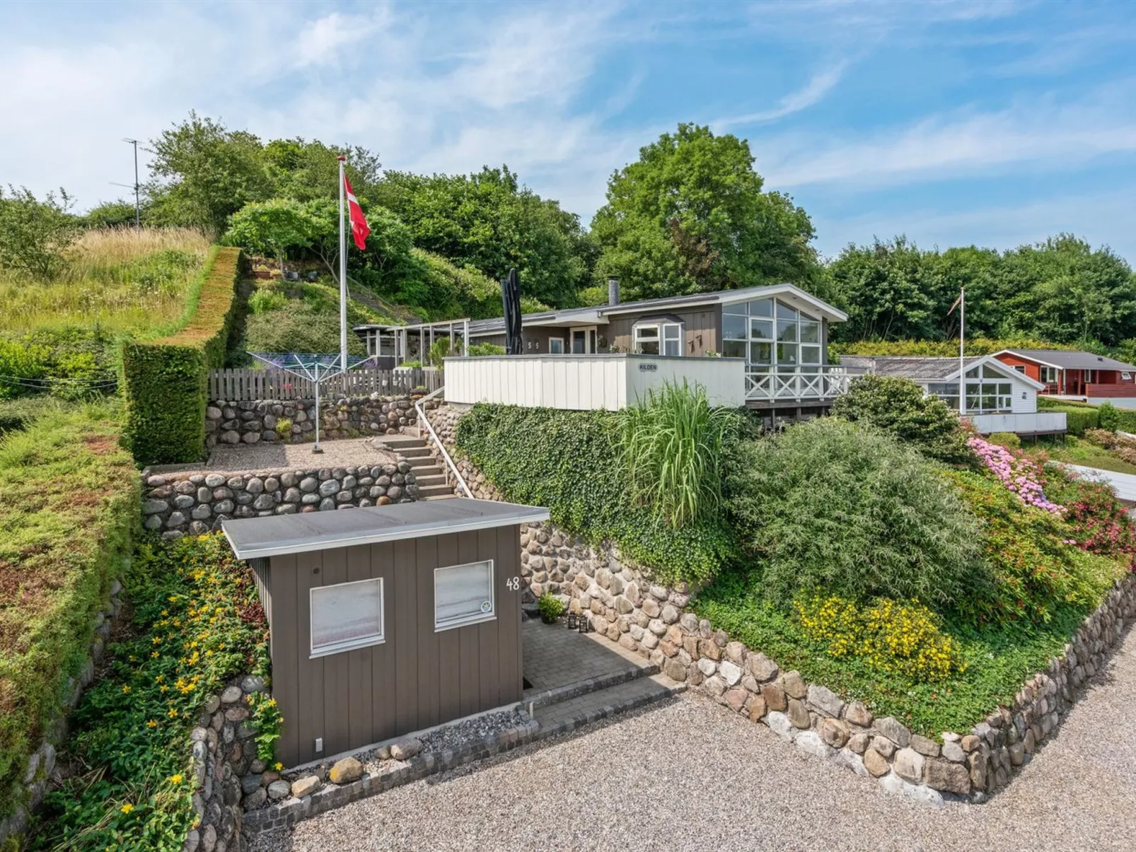 "Haraldina" - 350m to the fjord-Buiten