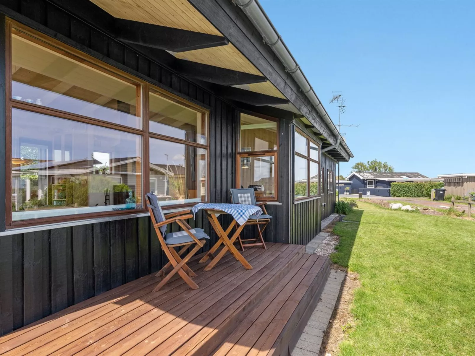 "Gyda" - 100m from the sea-Buiten