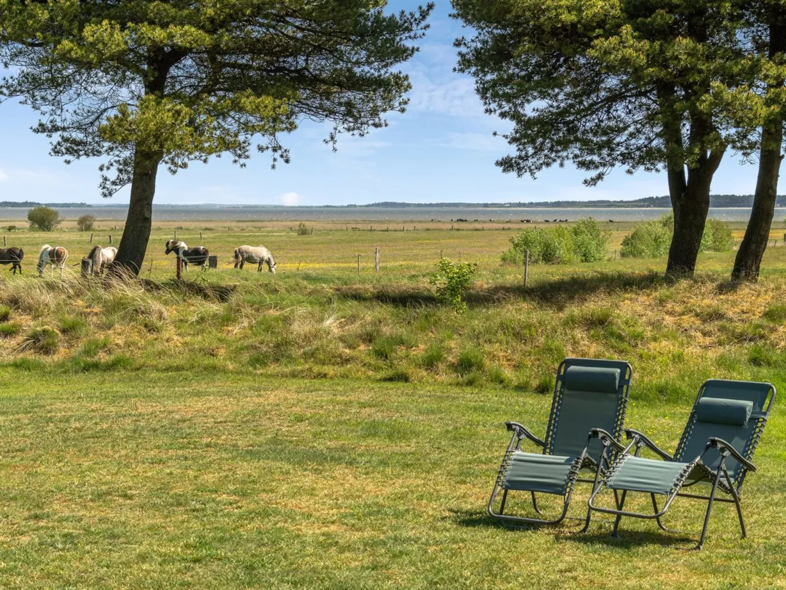 "Elny" - 500m to the fjord-Buiten