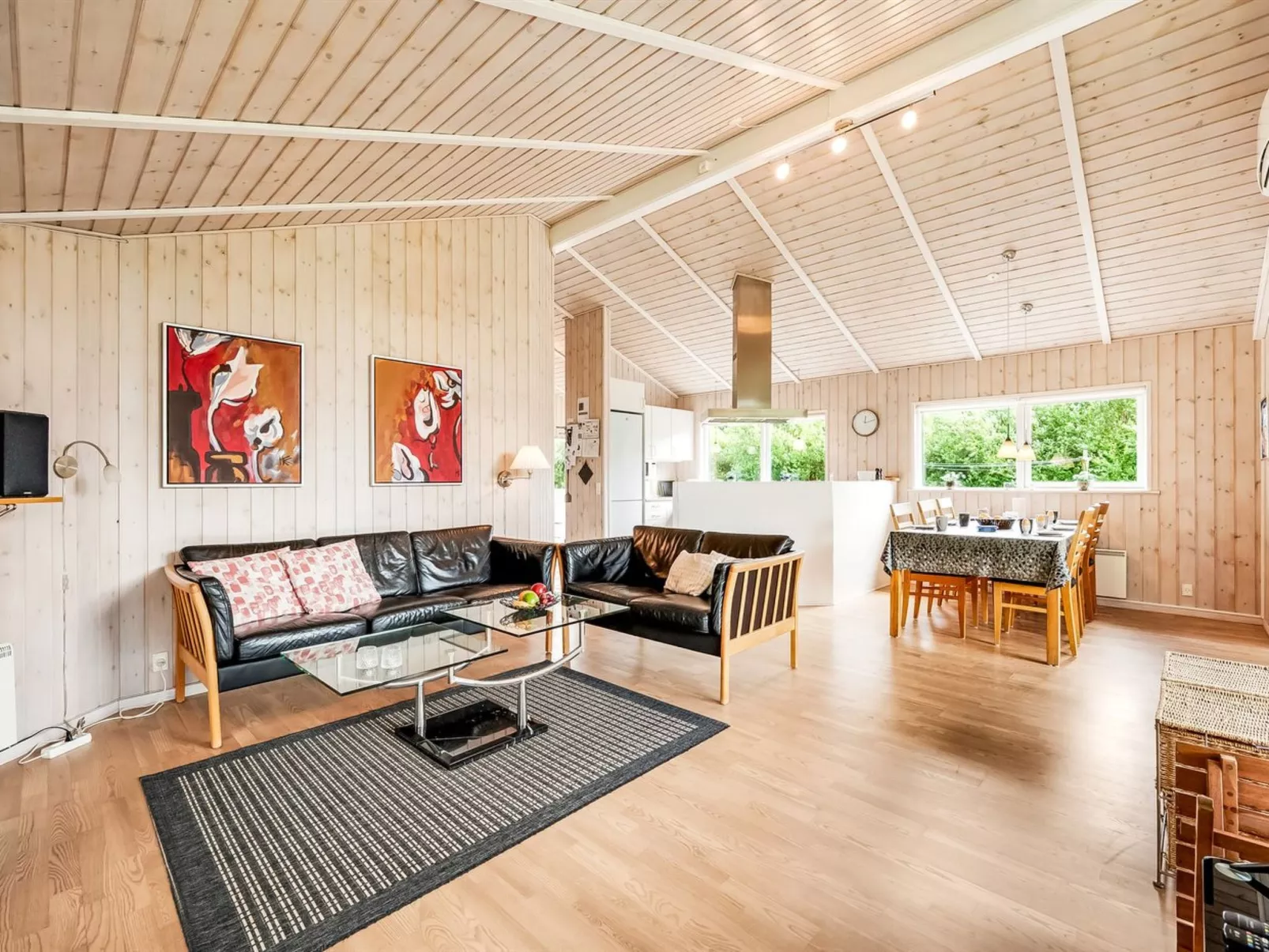 "Karlsefni" - 600m to the fjord-Binnen