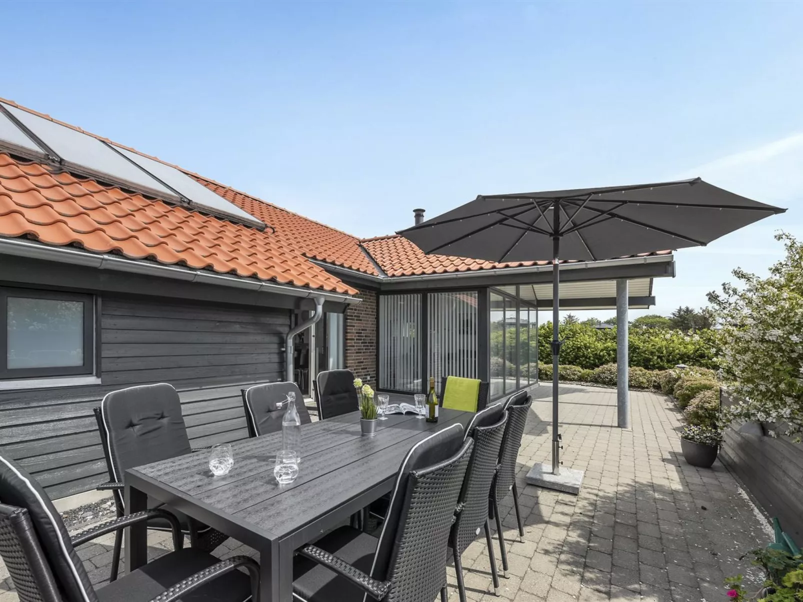 "Donka" - 300m to the fjord-Buiten