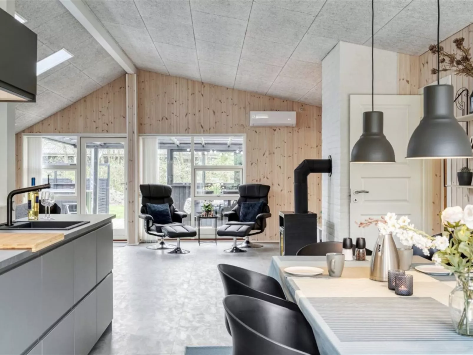 "Gustaf" - 400m to the fjord-Binnen