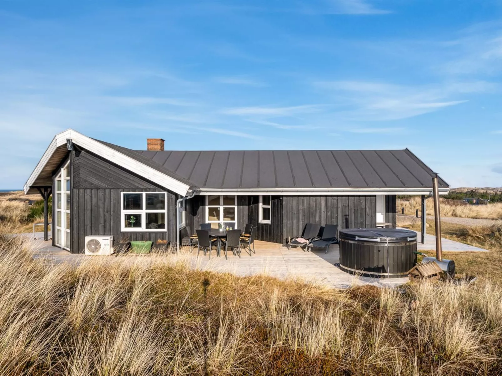 "Tahnee" - 450m from the sea-Buiten