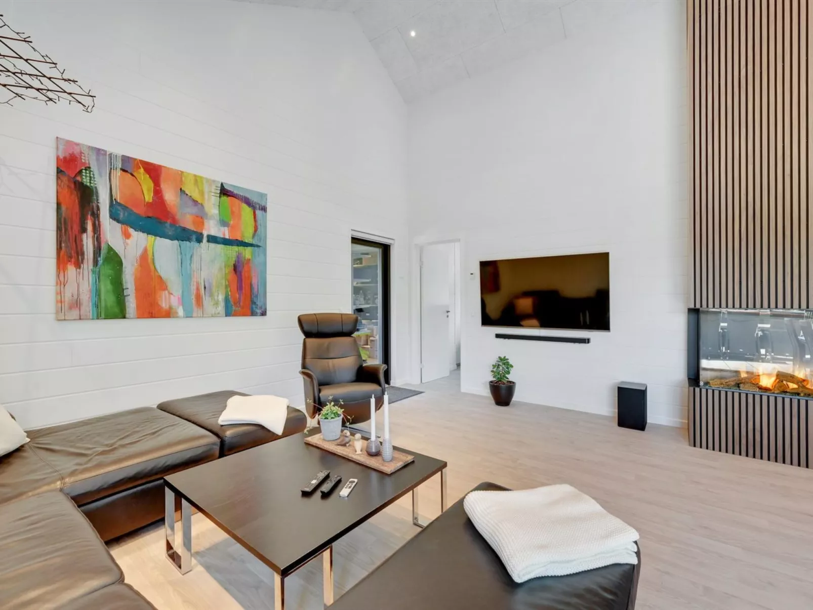 "Tinella" - 250m to the fjord-Binnen