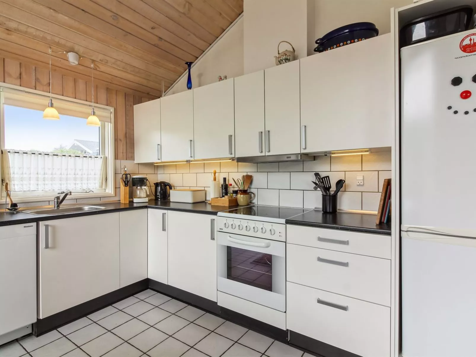 "Aike" - 400m from the sea-Binnen