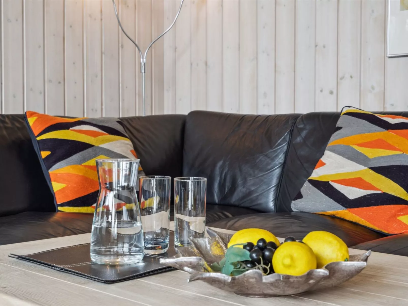 "Elif" - 30km from the sea-Binnen