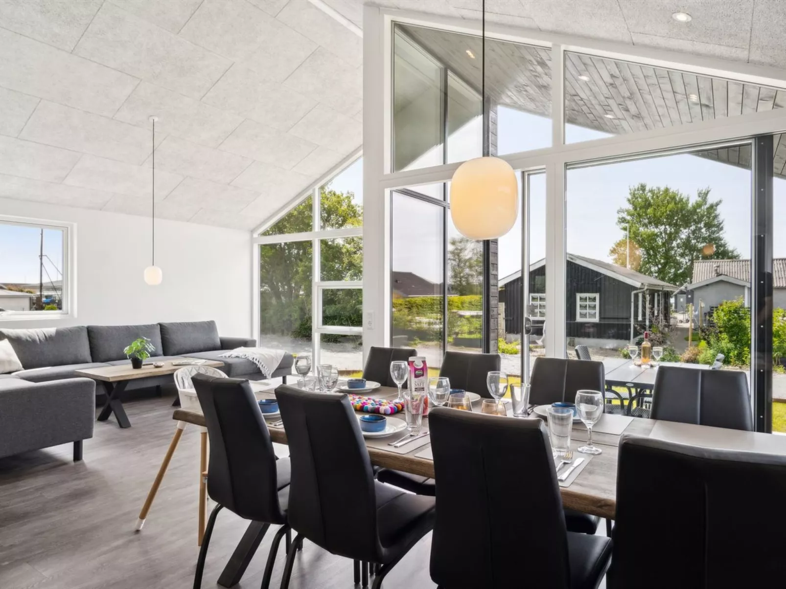 "Henryk" - 75m from the sea-Binnen