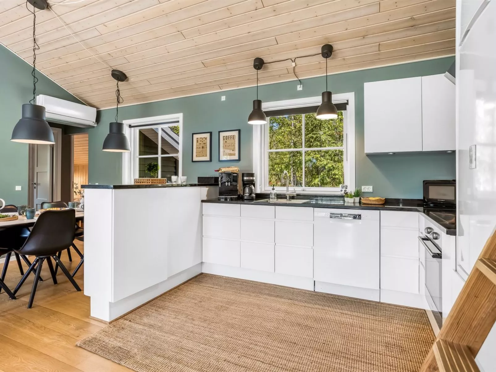 "Marlena" - 1.1km from the sea-Binnen