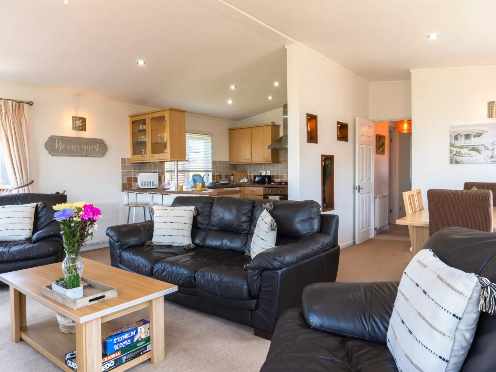 Serendipity Lodge-Binnen