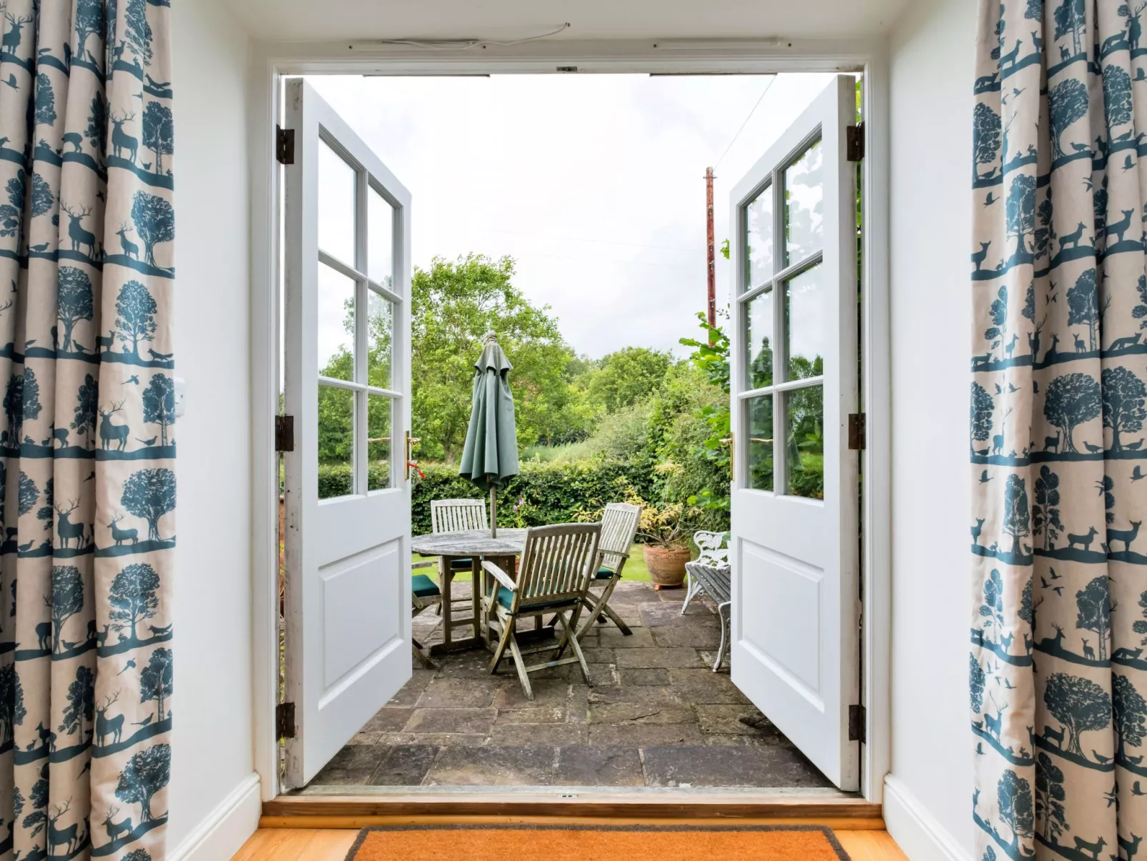 Coach House Wellbeing Retreat-Buiten