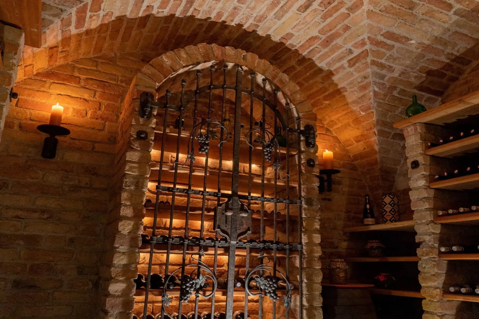 Bad Kleinkirchheim Lush and Spacious Villa with Indoor Pool and Wellness - Seven Bedroom Villa-Buitenlucht