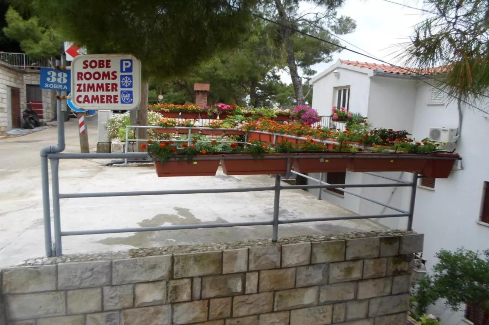 Guest House Sobra 38 - Double Room  with Garden View  3-Buitenlucht