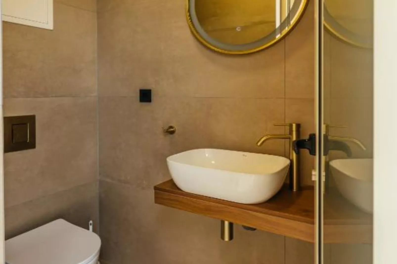 Luxury Villa Lara with Heated Pool, Hot-Tub and Sauna - Six Bedroom Villa with Pool-Badkamer