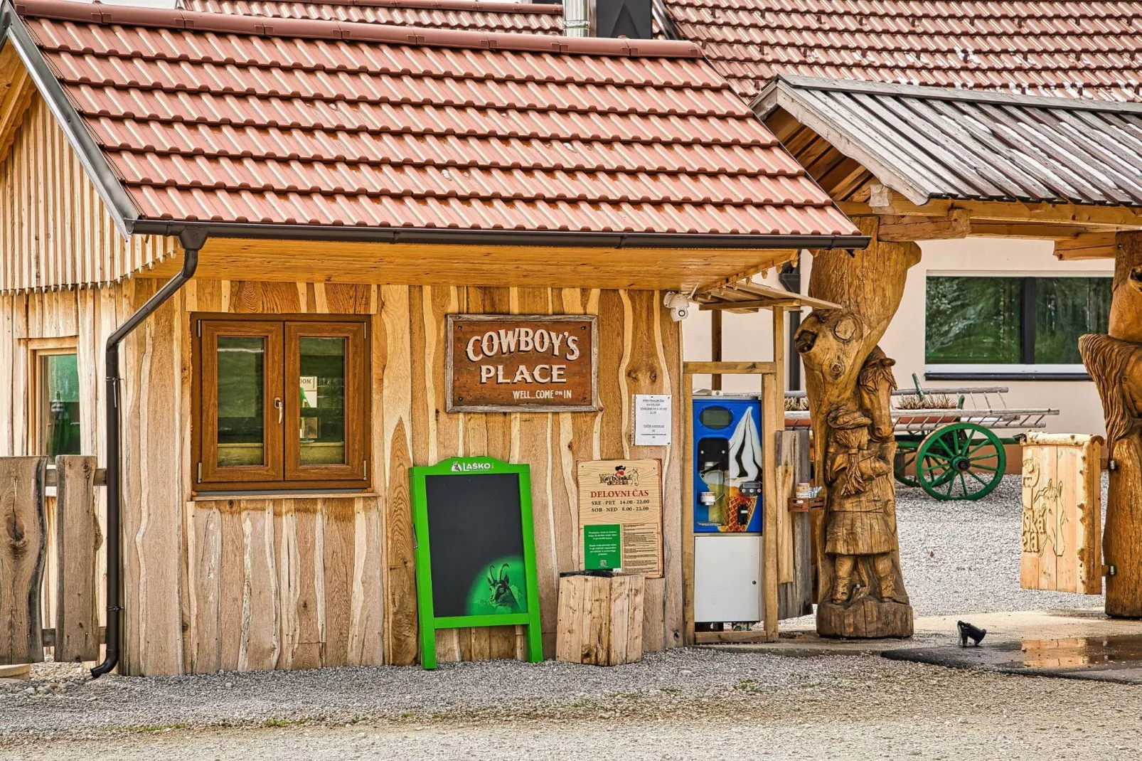 Visnja Gora Meadow Hideaway with Terrace - One Bedroom Cottage with Terrace (owner Hiška na skalci)-Buitenlucht