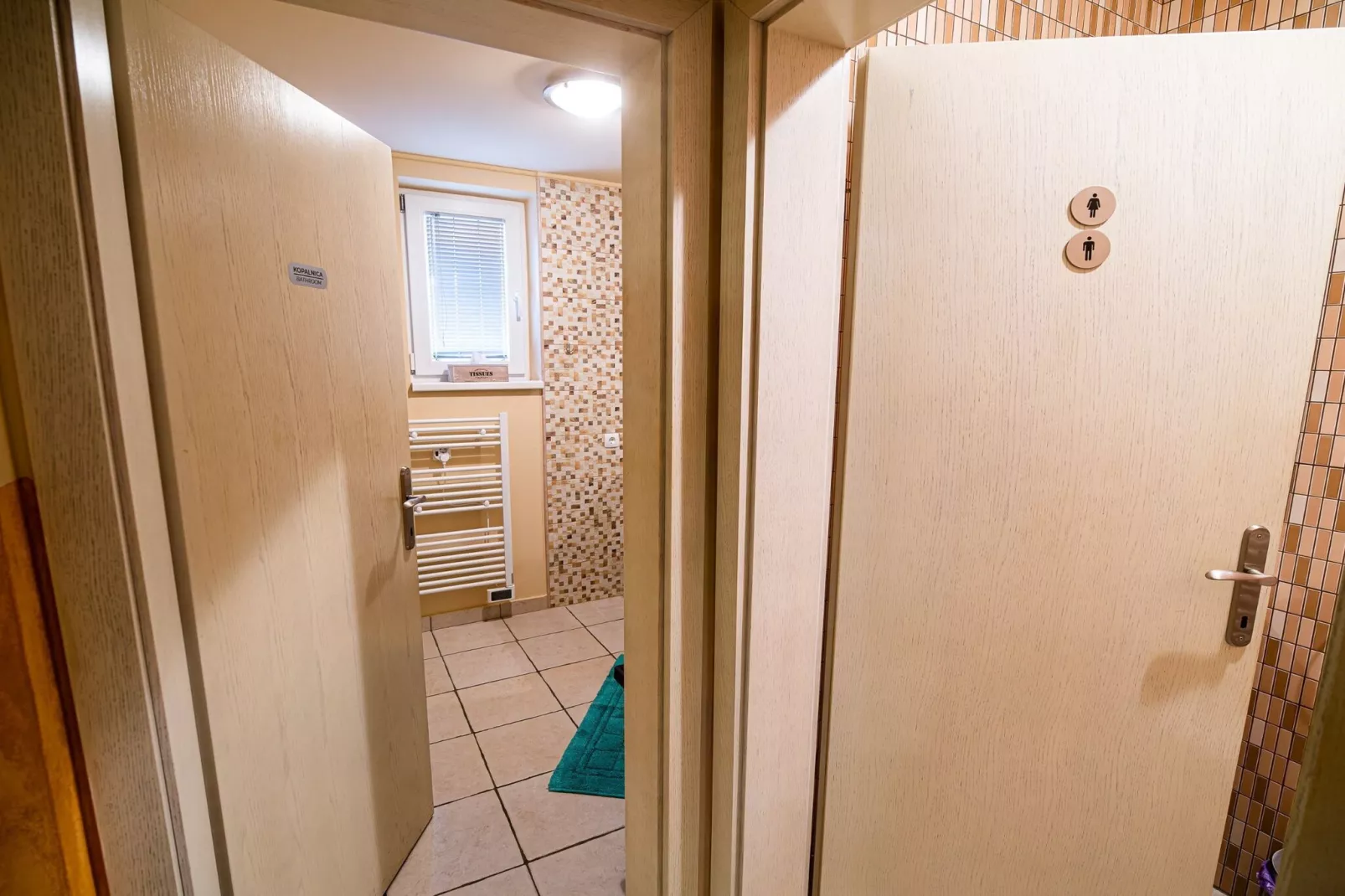 Elegant and Stylish Retreat Apartments with Terrace - Two Bedroom Apartment with Terrace-Badkamer