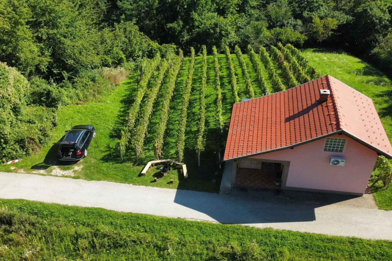 Harvest Horizon Holiday Home with Sauna - One Bedroom Holiday Home-Uitzicht