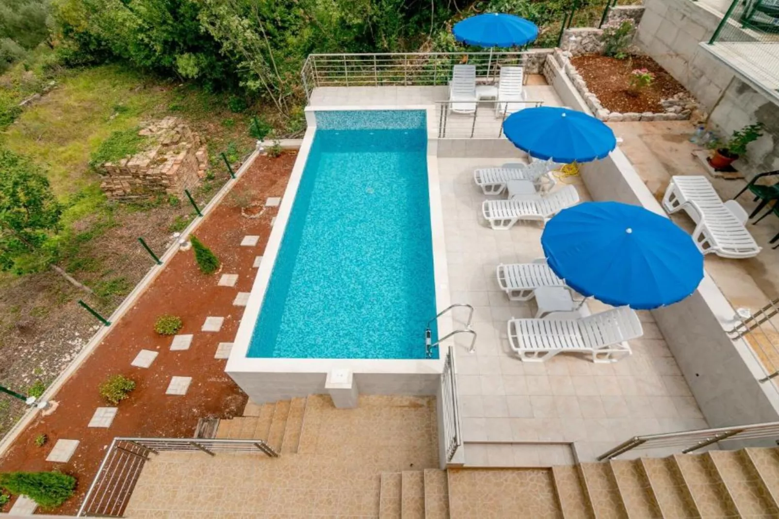 Tranquil Retreat with Private Pool in Lustica Bay - One Bedroom Apartment with Balcony and Sea View 1-Zwembad