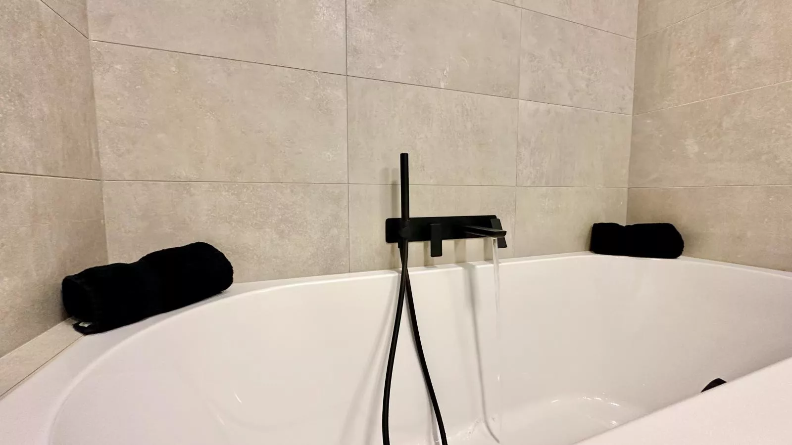 Durbuy Bato-Badkamer