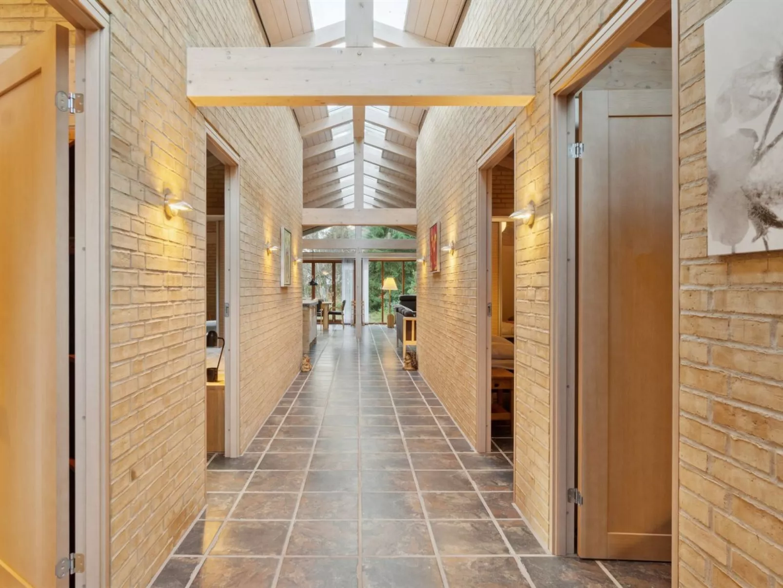 "Jorid" -  from the sea-Binnen