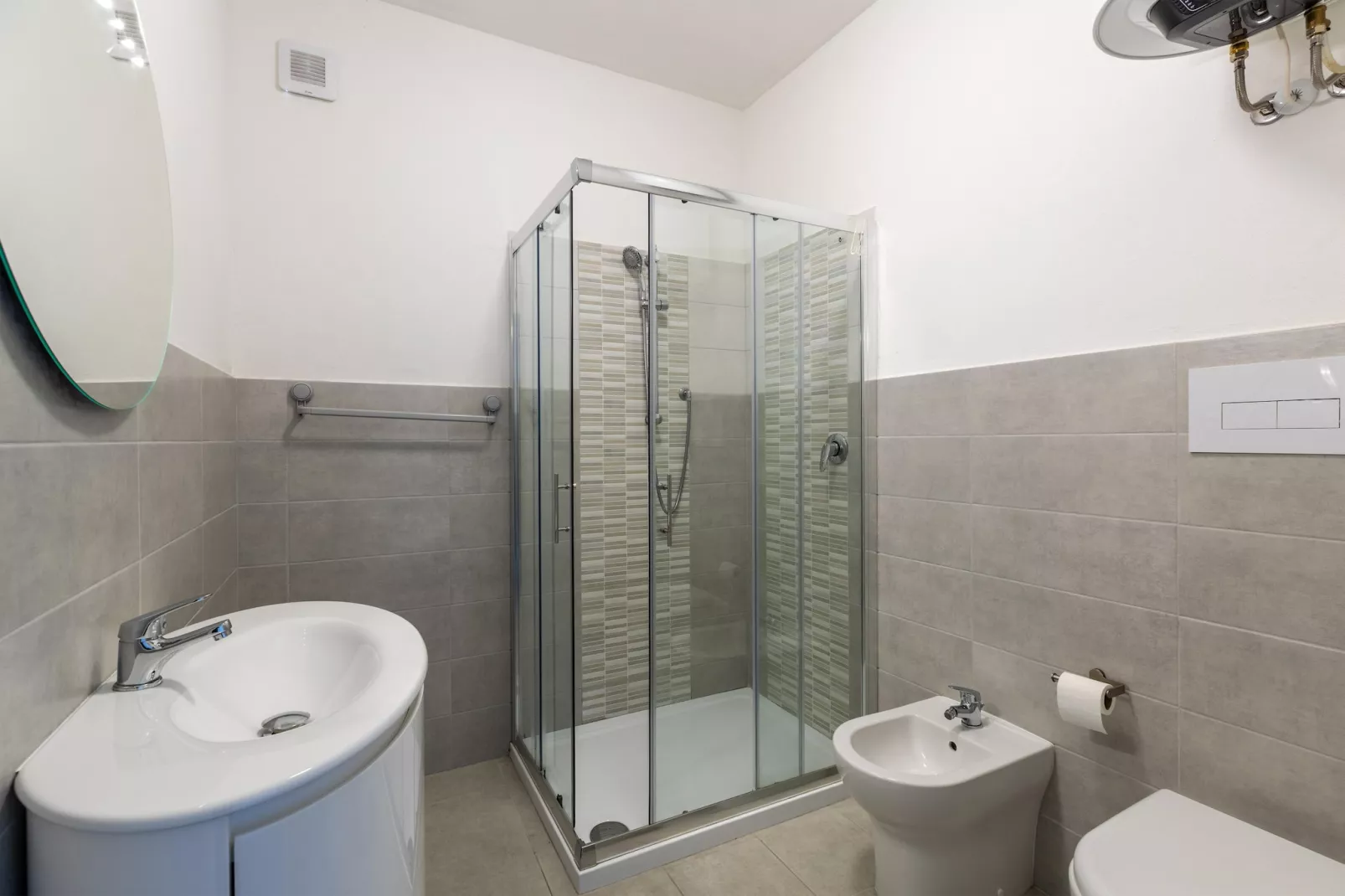 TRILO 2 LI RUSSI PT-Badkamer