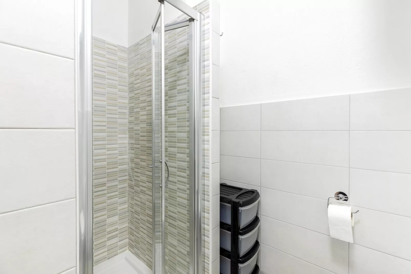 BILO 1 LI RUSSI 1P-Badkamer