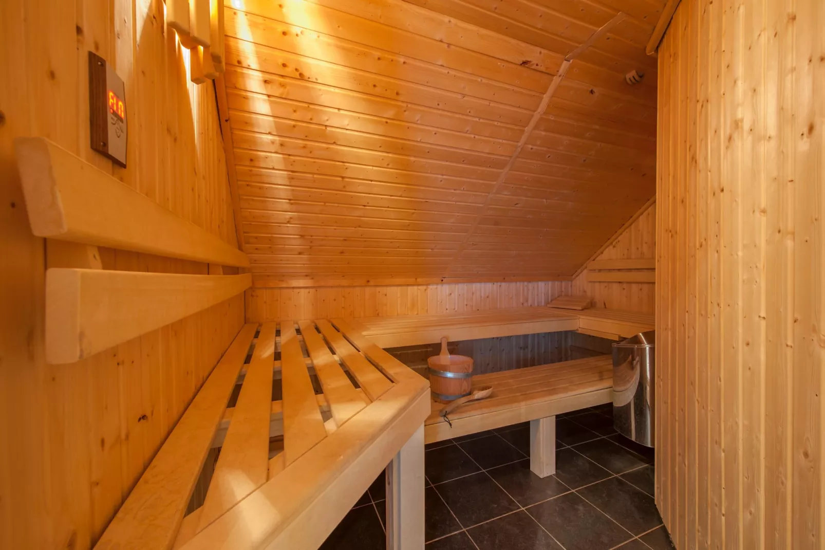 Eifelpark Kronenburger See 10-Wellness