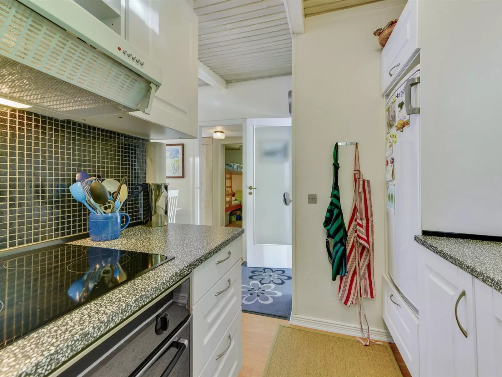 "Deik" - 2km to the fjord-Binnen