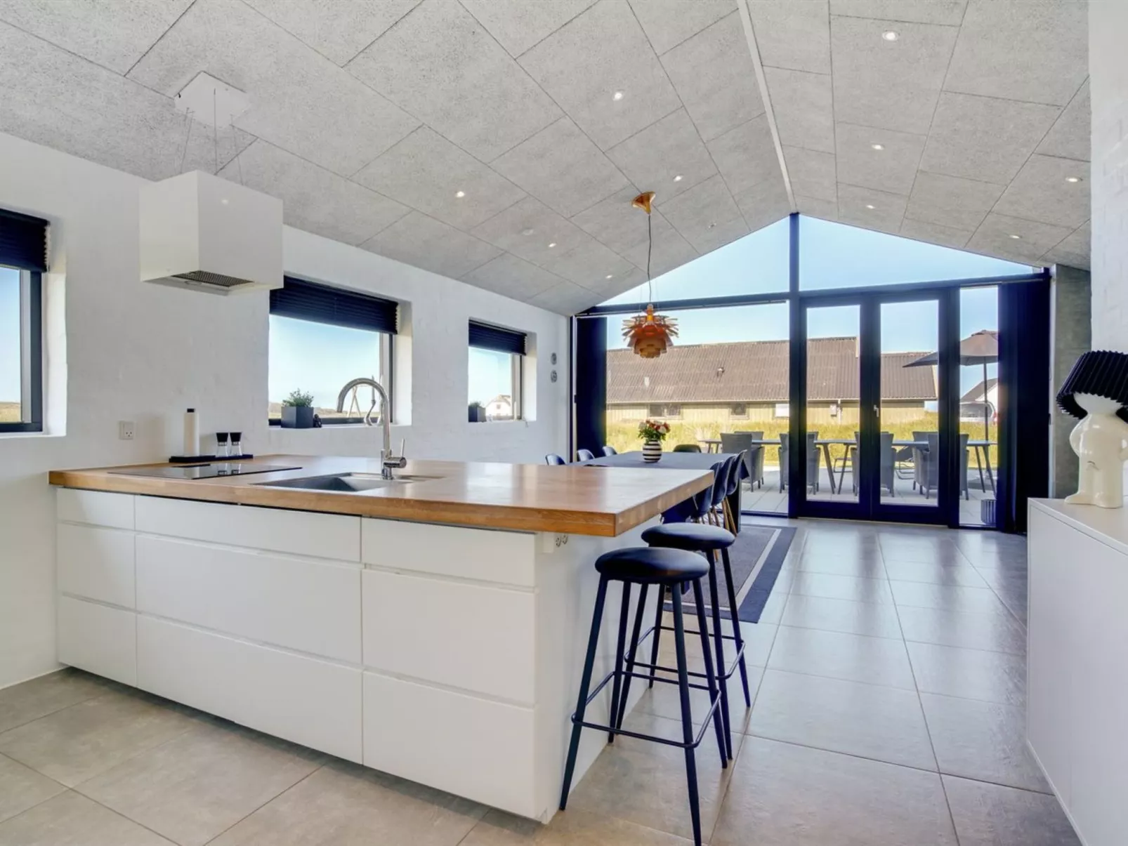 "Volfgang" - 250m from the sea-Binnen