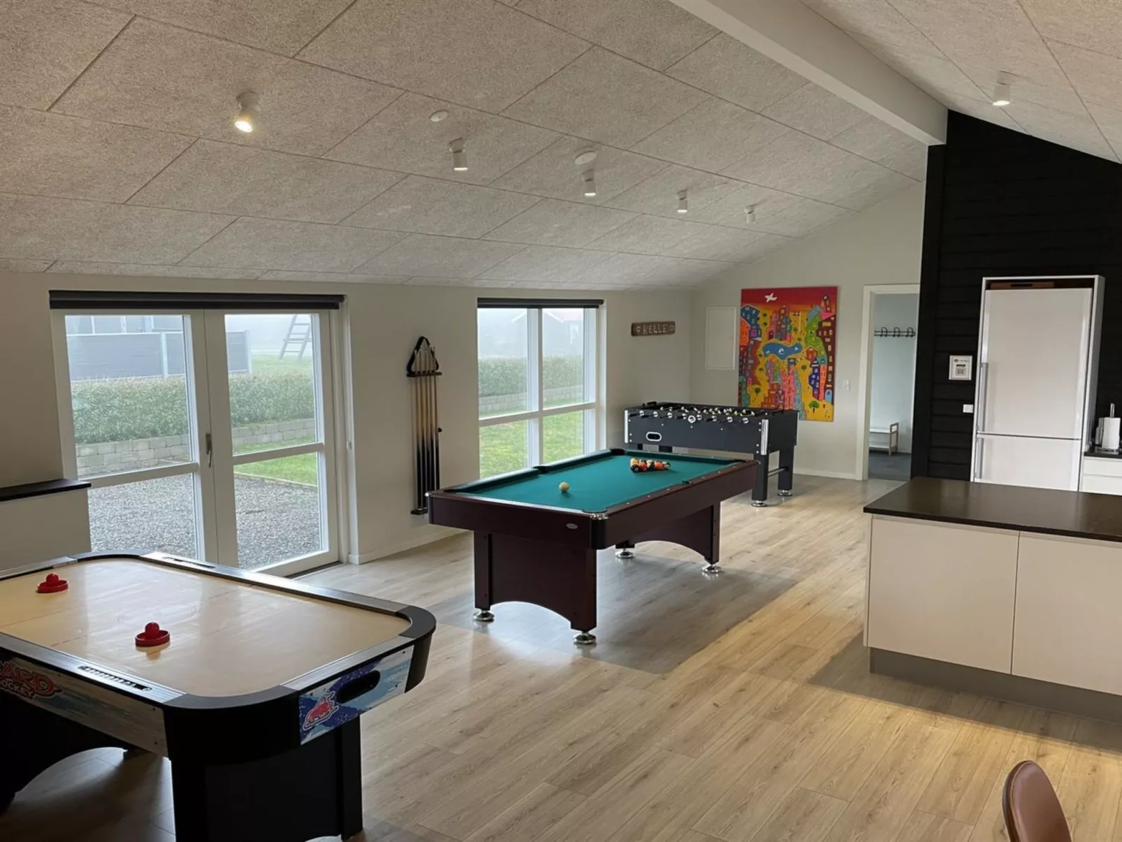 "Yakari" - 300m from the sea-Binnen