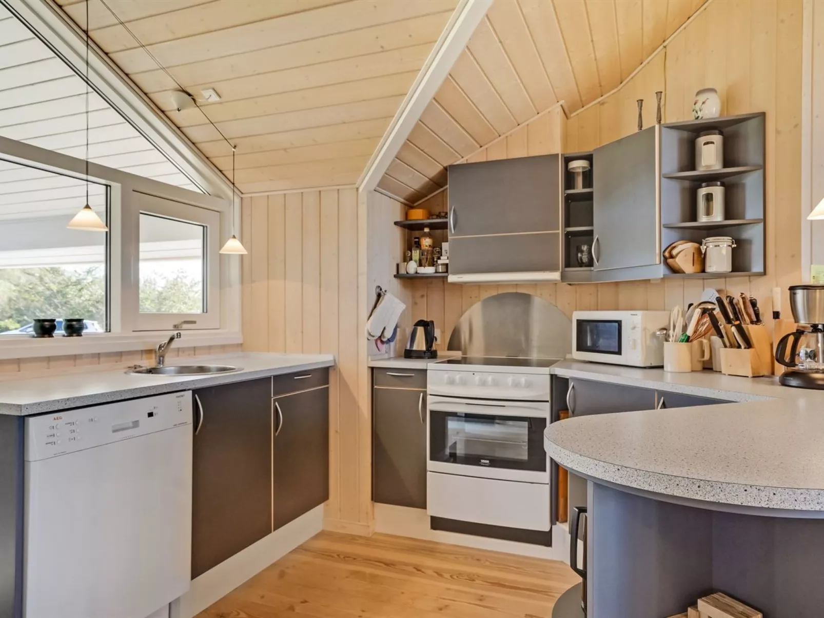 "Brynjolf" - 350m to the fjord-Binnen