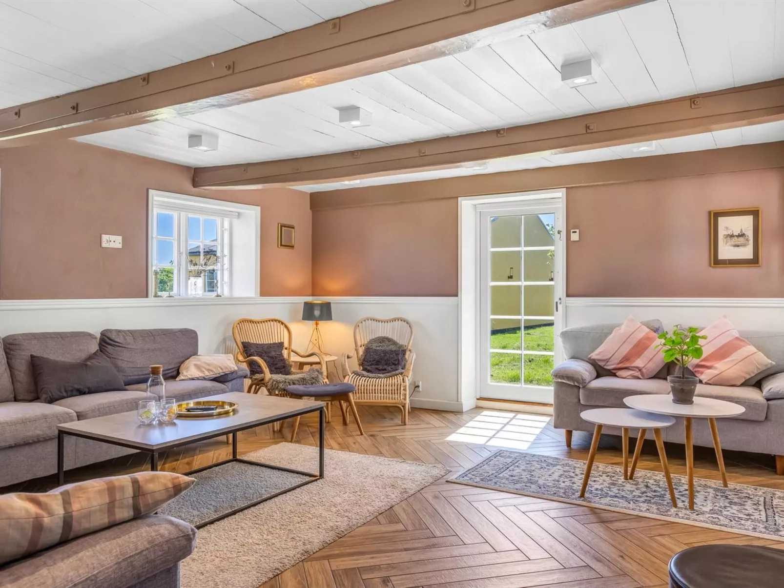 "Narvik" - 4.5km from the sea-Binnen