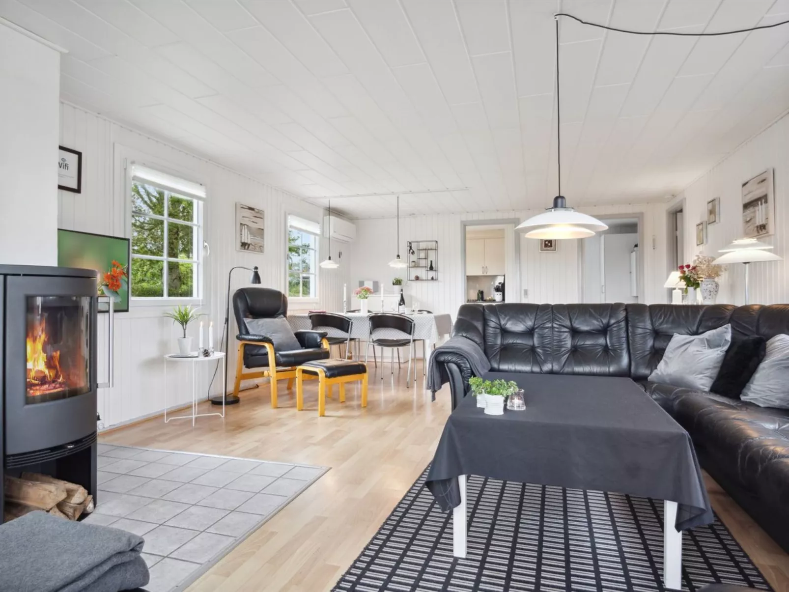 "Haralda" - 300m from the sea-Binnen