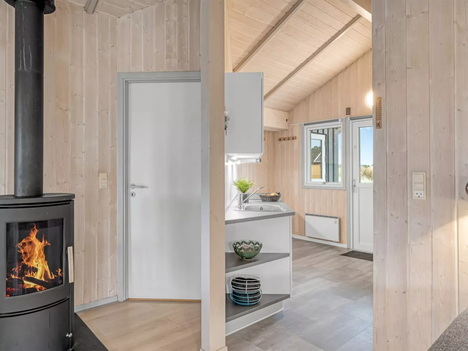 "Estella" - 500m to the fjord-Binnen