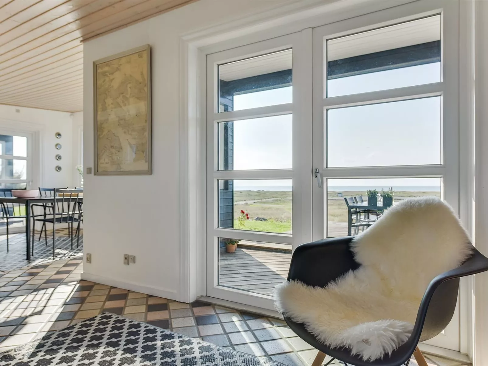 "Kaapo" - 300m from the sea-Binnen