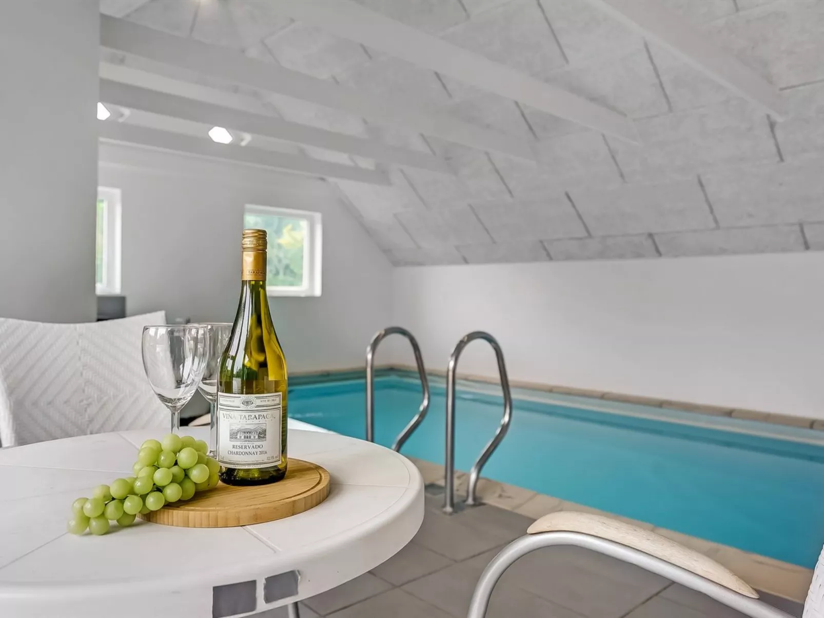 "Severine" -  from the sea-Buiten