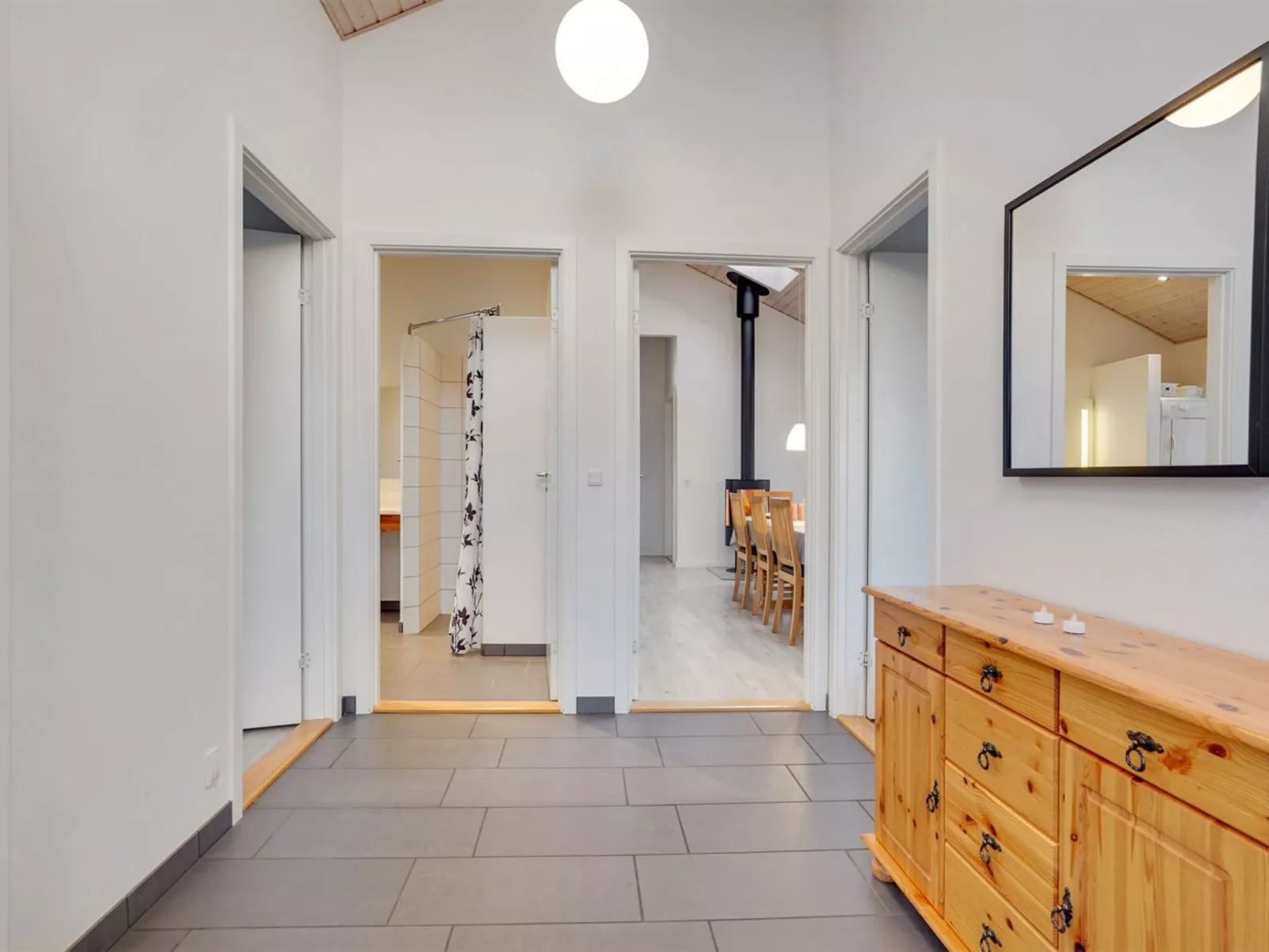 "Finna" - 1km from the sea-Binnen