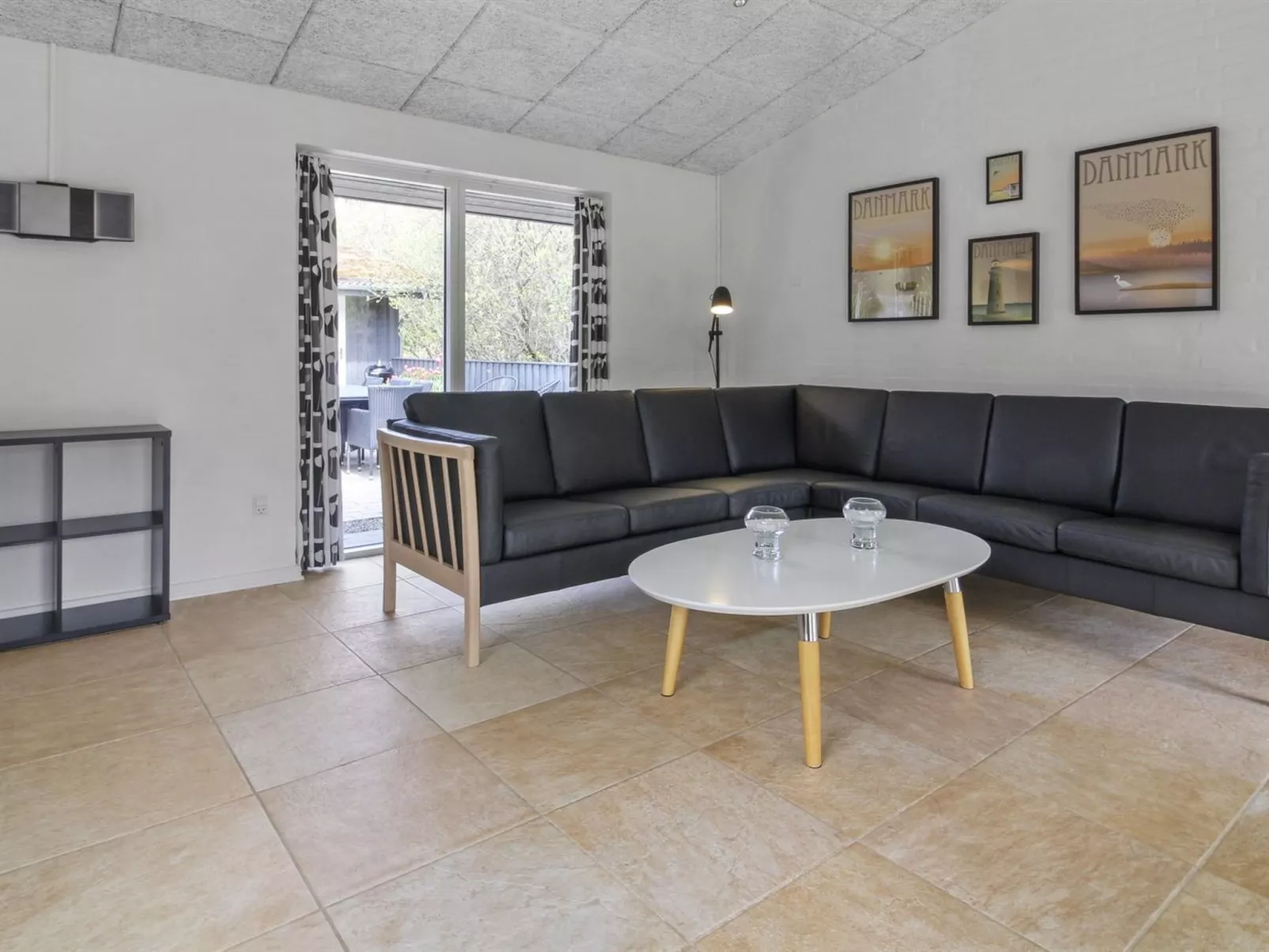 "Vieno" - 2.6km from the sea-Binnen