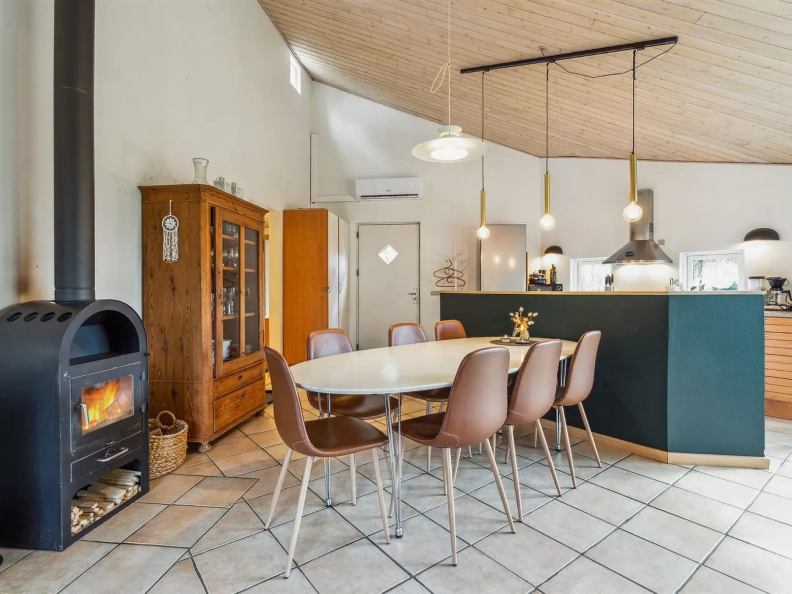 "Amanda" - 30km from the sea-Binnen