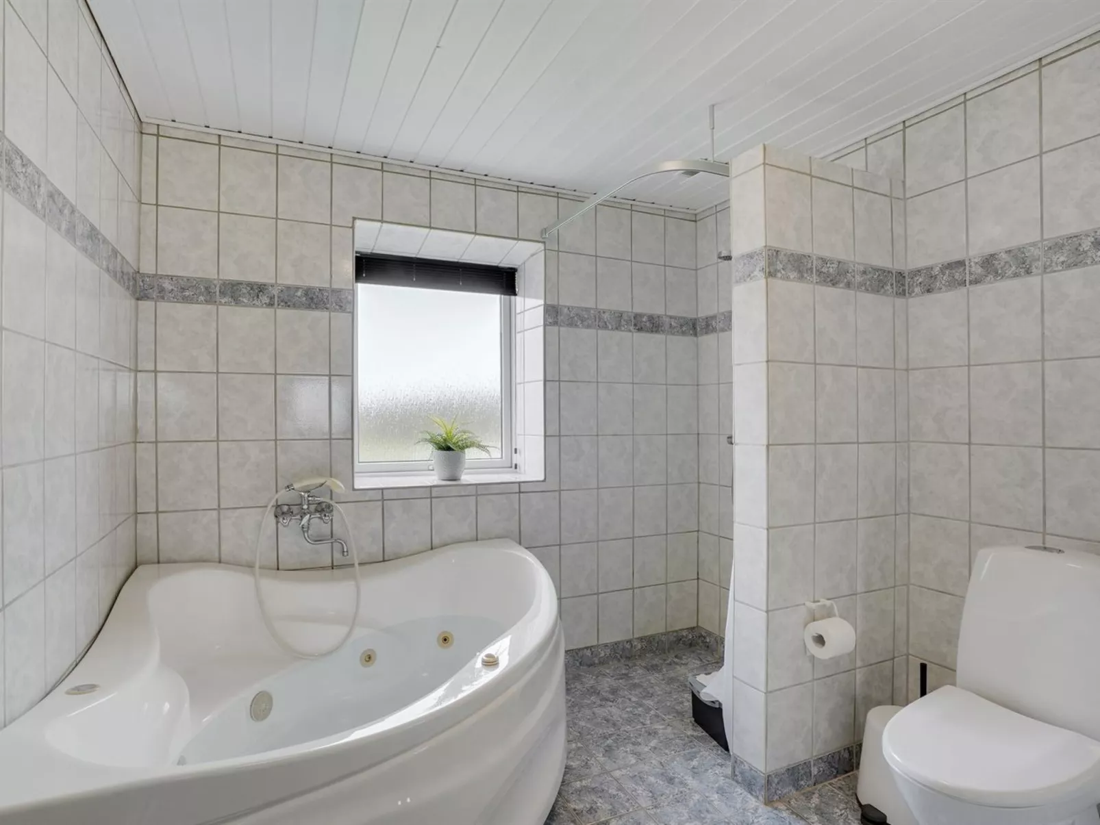 "Imilie" - 250m to the fjord-Binnen