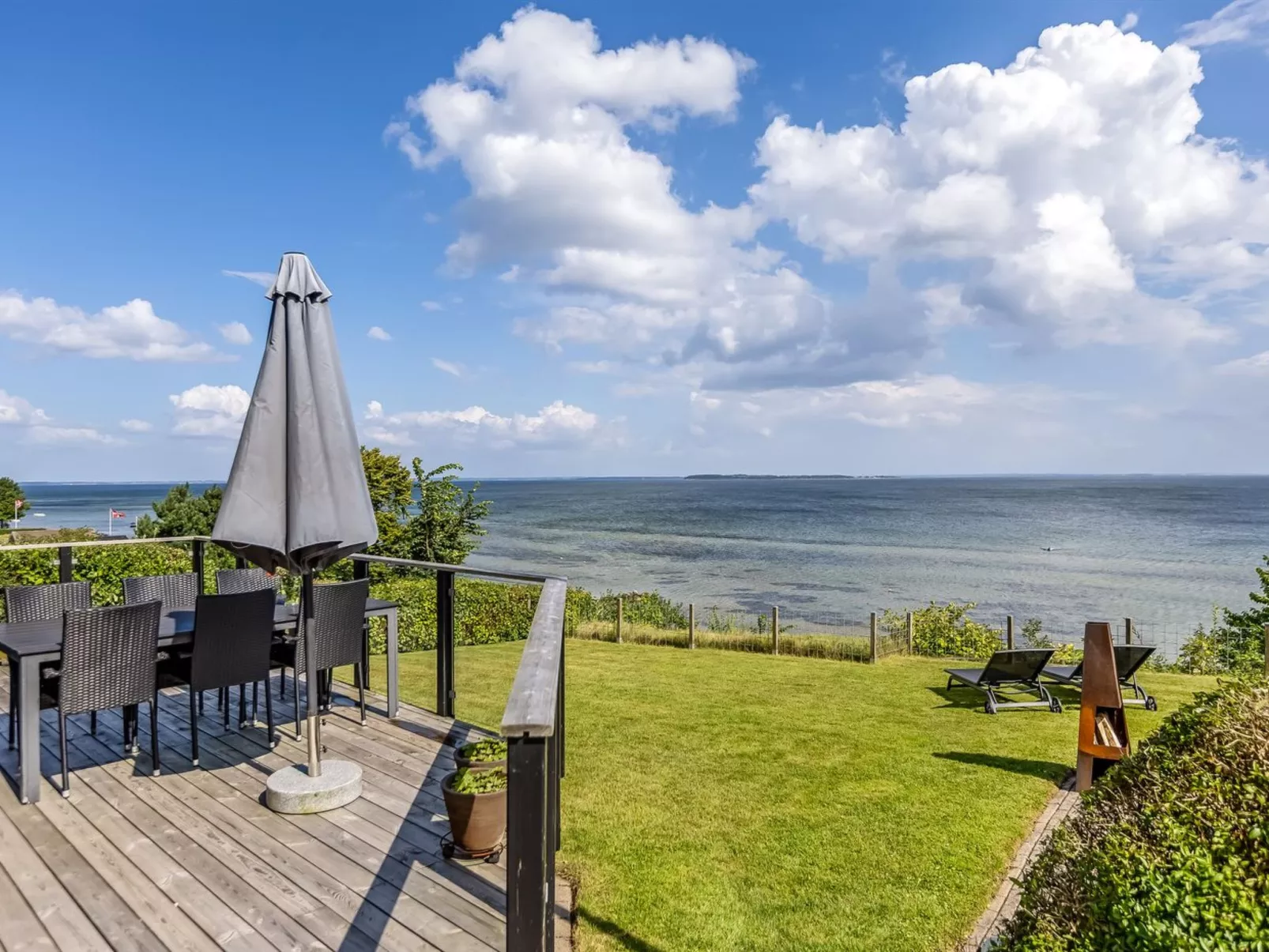 "Majbritt" - 50m from the sea-Buiten