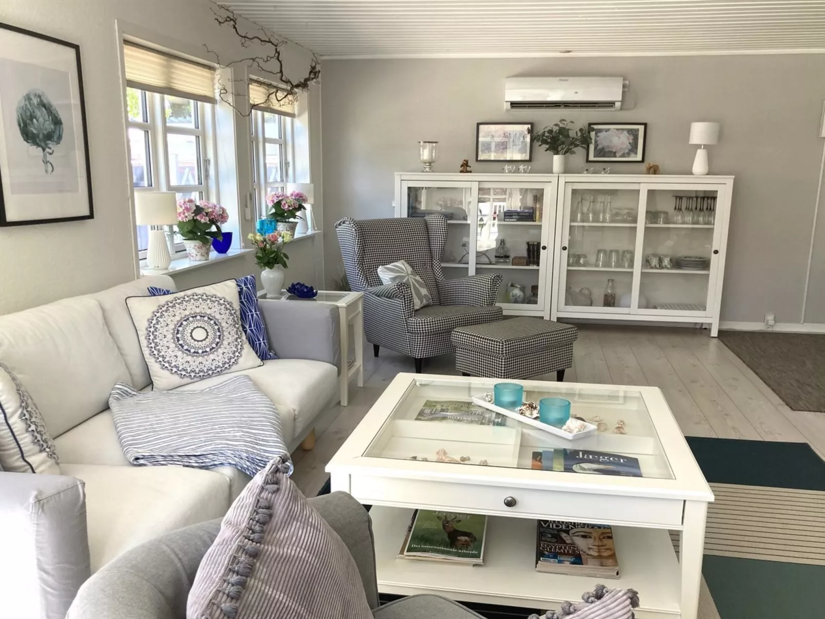 "Jeip" - 400m to the fjord-Binnen