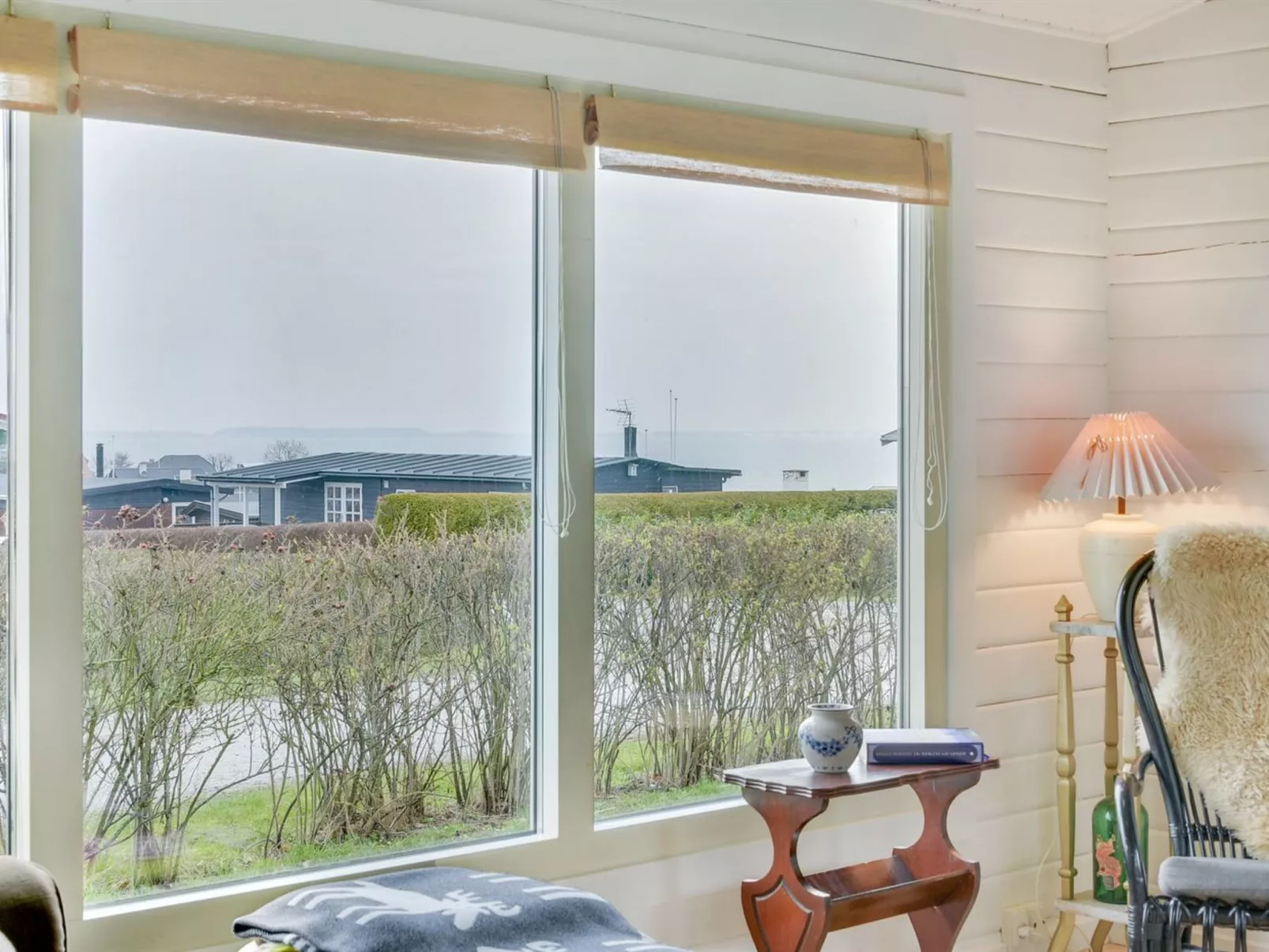 "Ylvie" - 150m from the sea-Binnen