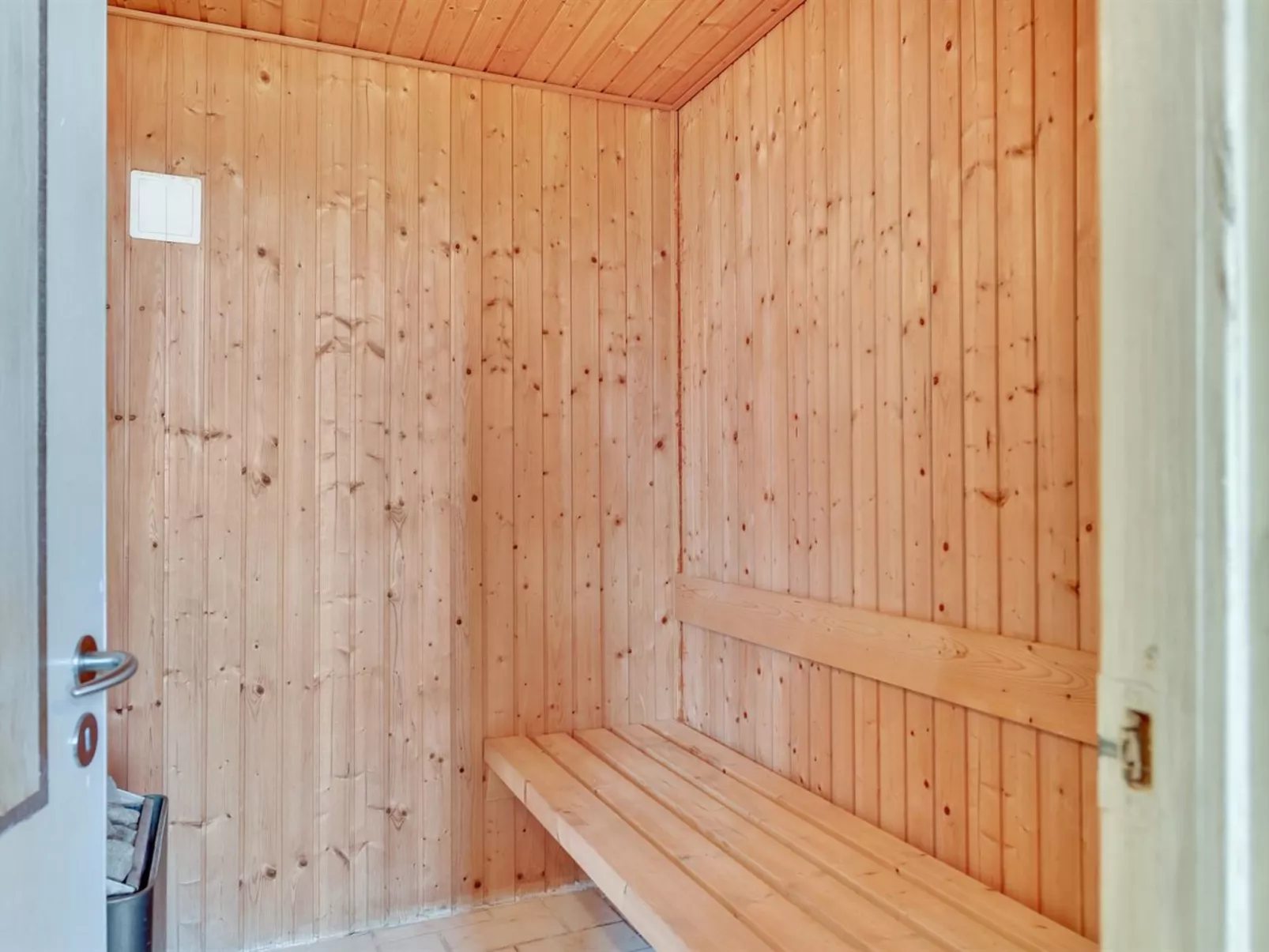 "Tilla" - 600m from the sea-Binnen