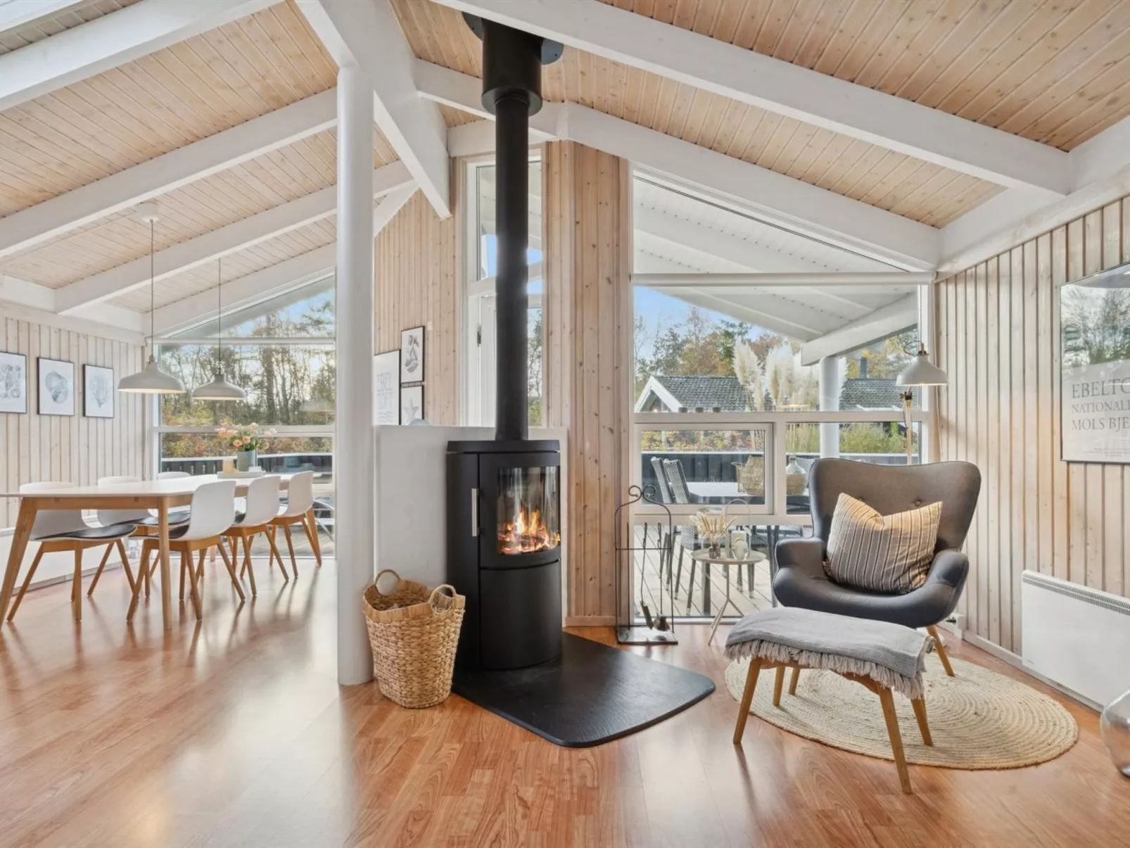 "Alvy" - 200m from the sea-Binnen