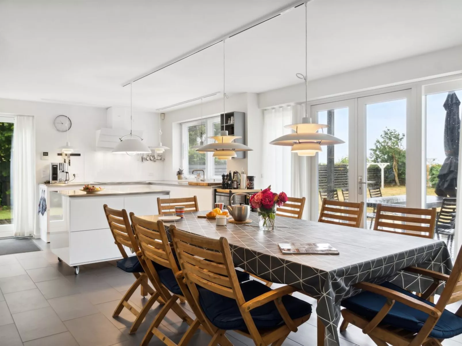 "Esme" - 30m from the sea-Binnen