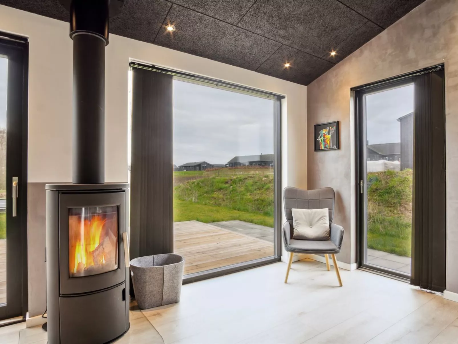 "Jul" - 300m from the sea-Binnen