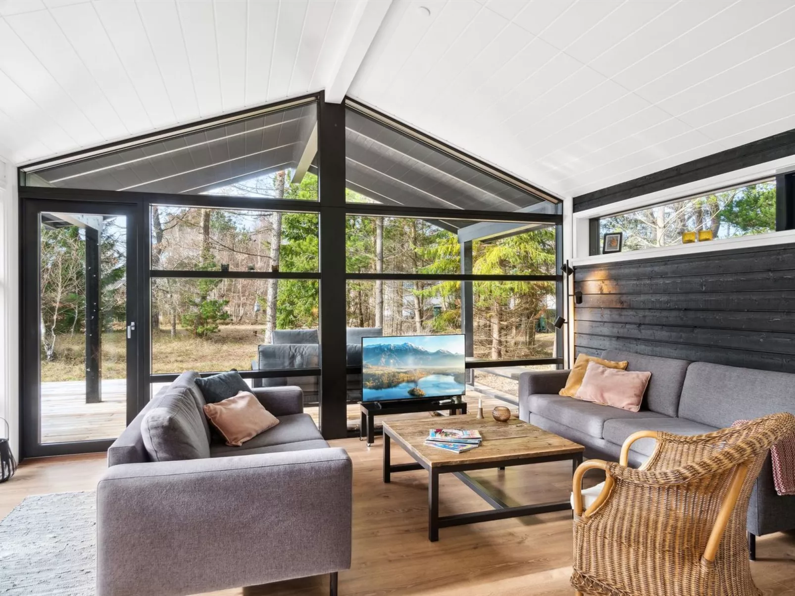 "Ela" - 800m from the sea-Binnen