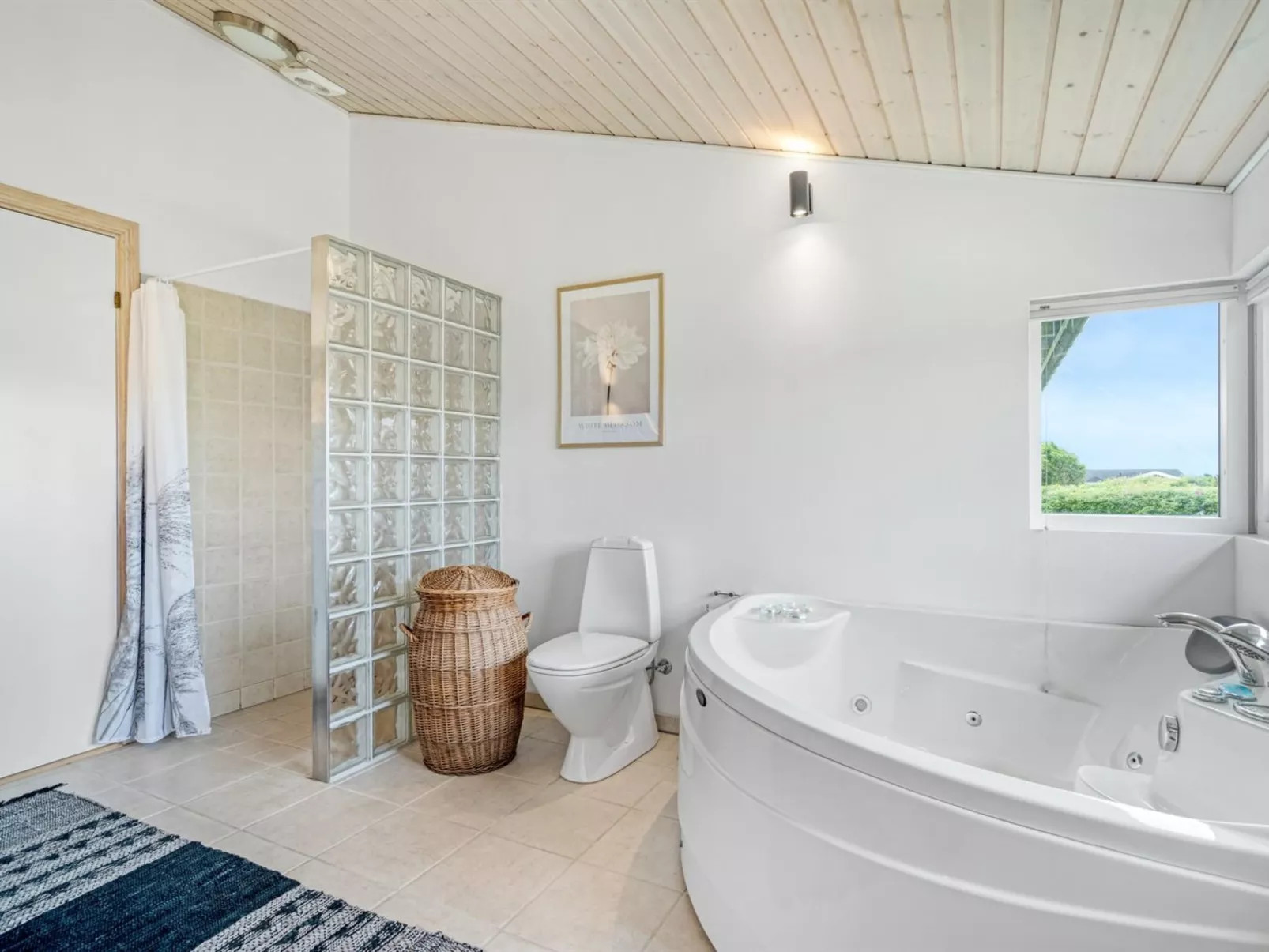 "Gedda" -  from the sea-Binnen