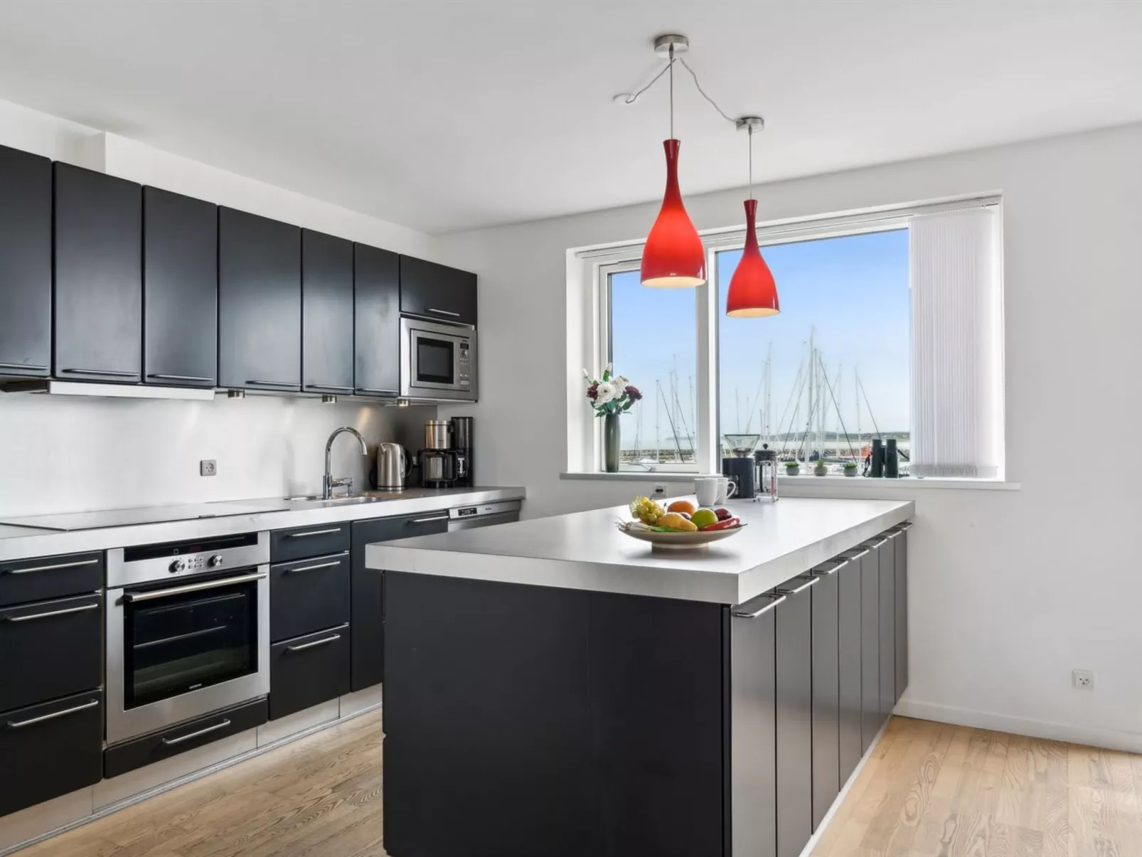 "Skade" - 10m from the sea-Binnen