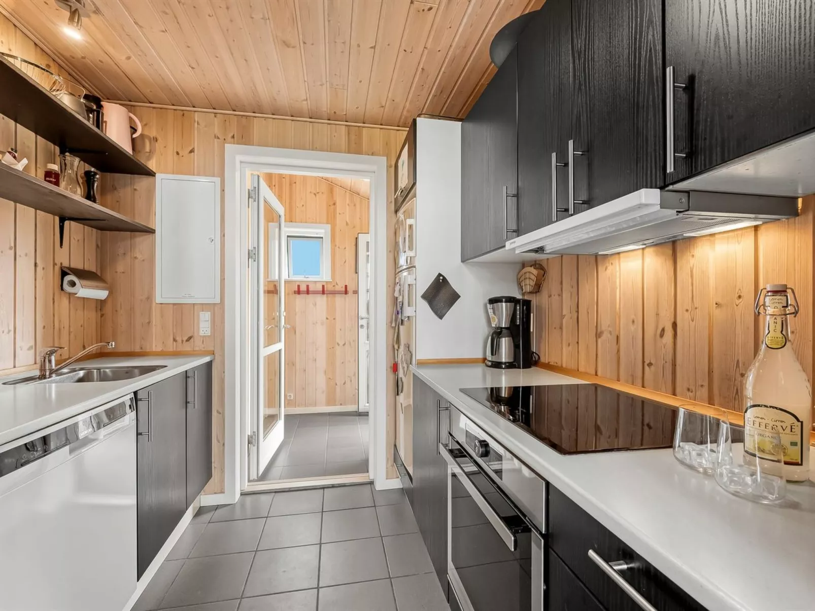 "Felicita" -  from the sea-Binnen